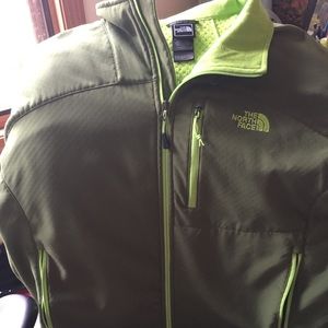 Northface Olive and light green brand new jacket.